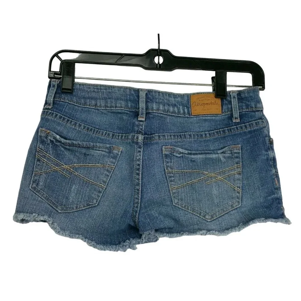 Aeropostale Distressed Ripped Raw Hem Jean Shorts Juniors Size 1/2 Denim - Picture 2 of 8